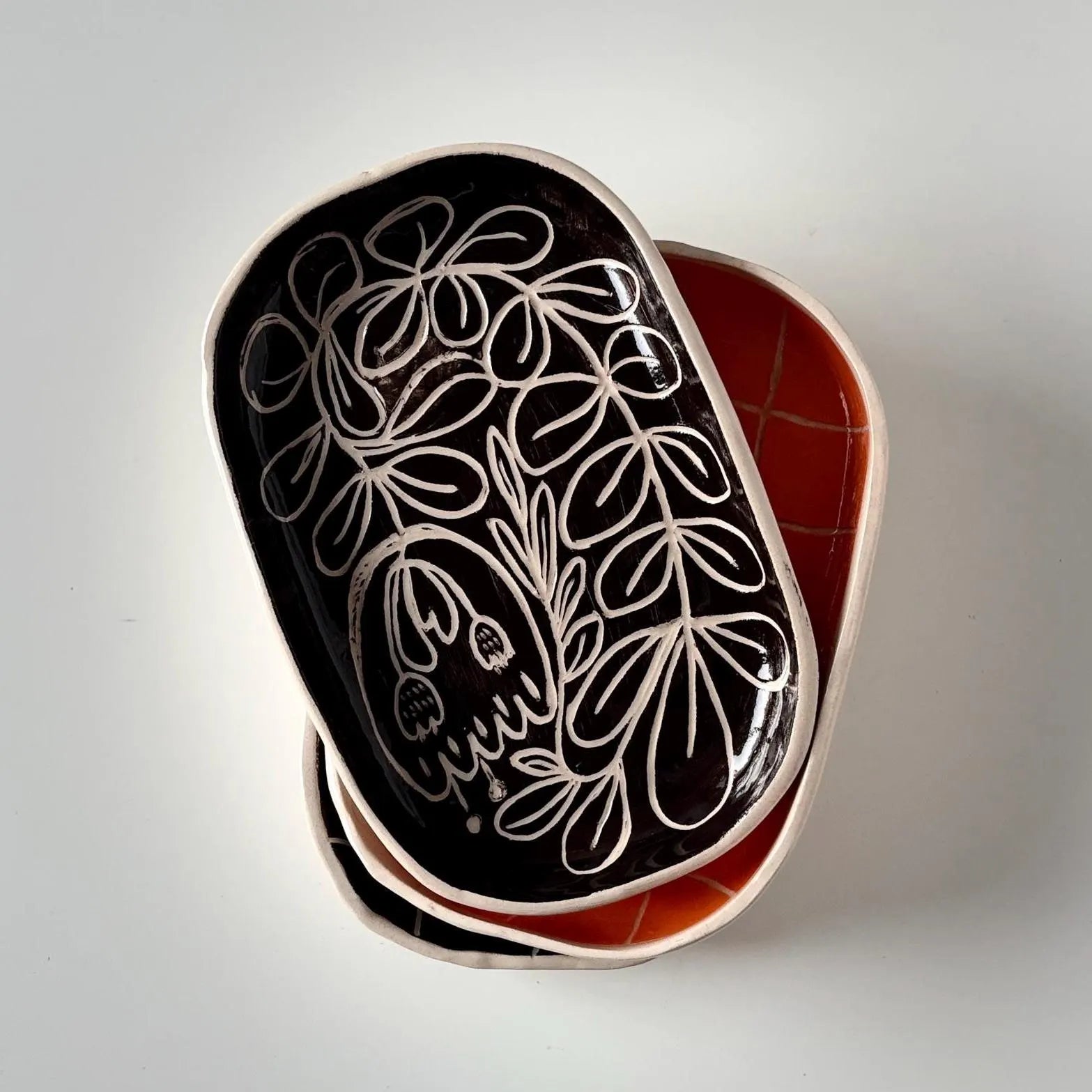 Plato de ceramica ilustrado